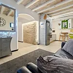 Hauzify I Novavila Centre Rooms