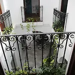 Wake Up In Tarifa Hostel & Restaurant Lounge