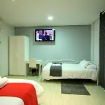 Hostel Artistic Barcelona