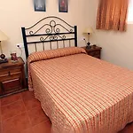 Apartamentos Leo Islamar