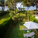 First Line Townhouse Venalmar