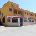 Apartamentos Turisticos Edificio Del Pino