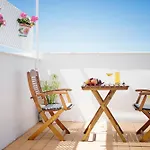 Summerland Apartments Rota