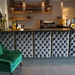 Quartet Hotel And Garden Suites