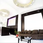 Rose Hotel