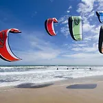 Casas Tematicas Junto Al Mar