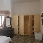Hatfield Hotel And Suites