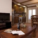 Rustic Med Castell