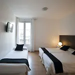 Super Balmes Guest House
