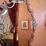 Hotel Utopia