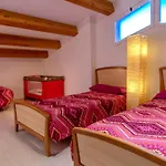 Casa Montse Bara