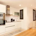 Akira Flats Urgell Apartment