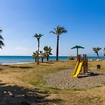 Renthas Calabeach Apartment