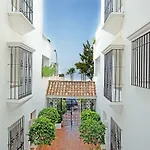 White Pearl Beach D6