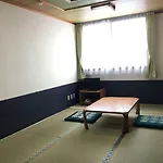 What are the best hotels near Hikone Castle?