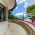 Tarracohomes, Villa With Botanic Garden And Private Pool Facing The Beach