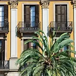 Plaza Real Apartments
