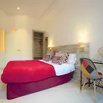 Dreamkeys Apartments & Suites