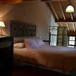 Apartamentos Rurales La Cirigueena