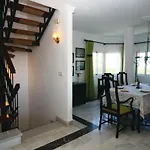 Cozy Apartment In Calahonda With Wifi