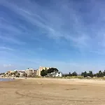 La Casita Blanca