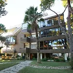 Amity Be My Guest Castelldefels