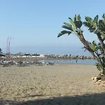Vista Mar. Playa Cerca.