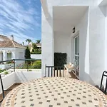 Senorio De Gonzaga Great 2 Bedroom Apartment With A Lovely Community Pool In The Heart Of Nueva Andalucia