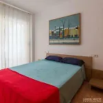Bonito Y Acoger, A 50 Metros Del Mar Con Wifi