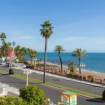 Apartamento En Primera Linea De Playa En Benalmadena