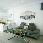 Monko Center, Garden & Pool O
