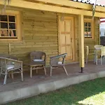 Casita De Madera Junto Al Mar