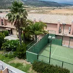 Akutuna - Casa Familiar Con Piscina , Garaje & Pista De Padel