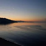 Atico En Almunecar. Primera Linea De Playa Con Vistas Espectaculares