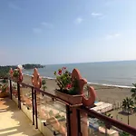 Atico-Duplex Primera Linea De Playa En El Centro De Estepona