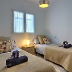 Beachfront Apartment In Puerto Banus, Playa Rocio