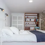 Apartamentos O Almacen