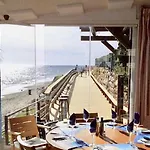 Mi Capricho 170 Beachfront Apartment
