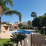 Akutuna - Casa Familiar Con Piscina , Garaje & Pista De Padel