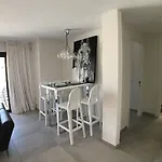 Contemporary 1 Bedroom Apt Puerto Banus