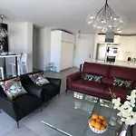 Contemporary 1 Bedroom Apt Puerto Banus