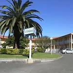 San Pedro Apartments