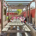 Villa Marty - Mayores De 25 Anos
