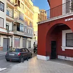Bright And Quiet Rooms Near The Beach