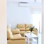 City Center And Free Parking Apartment