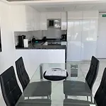 Skol 927A - Beachfront Central Luxury Penthouse