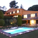 Casa Soleada, A 30 Km De Barcelona Y A 15 Min A Pie De La Playa