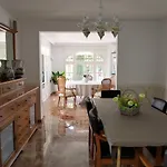 Ahrentals Villa Jardin De Iris