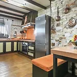 Vintage Holiday Home In Ronda With Jacuzzi