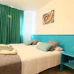 Inmobooking Vancouver ,Climatizado Y Con Piscina
